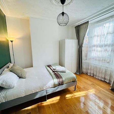 Apartmán Elegant House In Stratford Londýn Exteriér fotografie